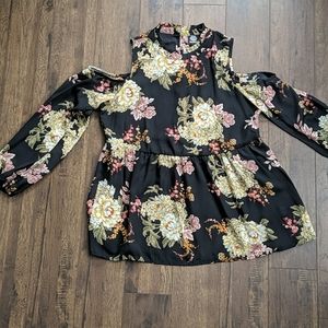 Flower Cold Shoulder Top